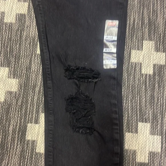 Levi’s Black 30X 32 Slim Taper BNWT Jeans - Picture 2 of 5
